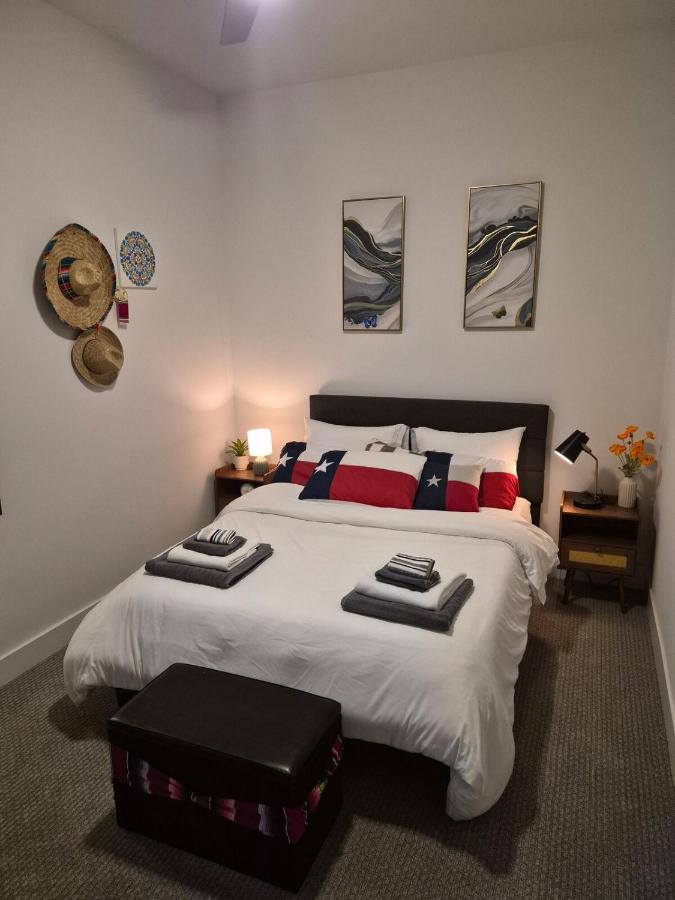 Luxury 1bed 1bath Near Riverwalk, and The Pearl - Chambres d'hôtes San Antonio