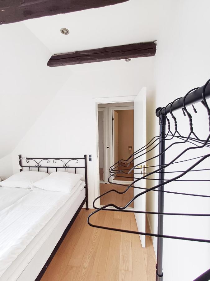 Unique apartment on pedestrian street Randers - B&B Randers