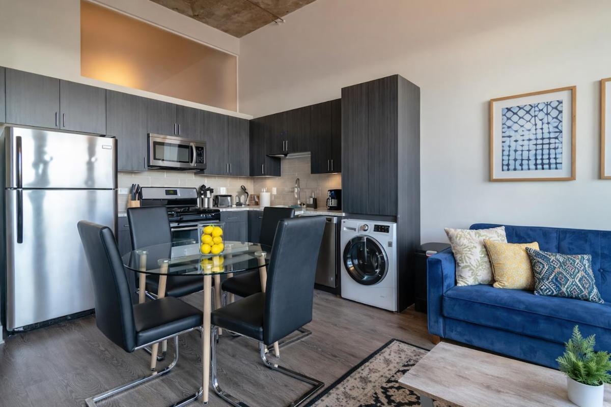 Bright and Stylish 2BR Suite on Michigan Ave Near Grant Park, Museum Campus and Lakefront - Chambres d'hôtes Chicago