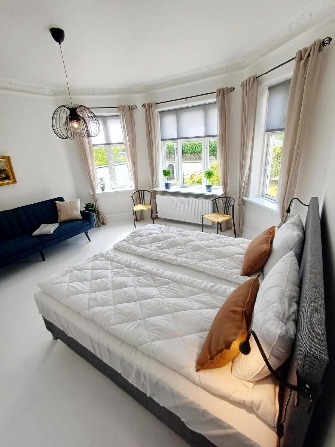 Exclusive Luxury Apartment with free private parki - B&B Aalborg