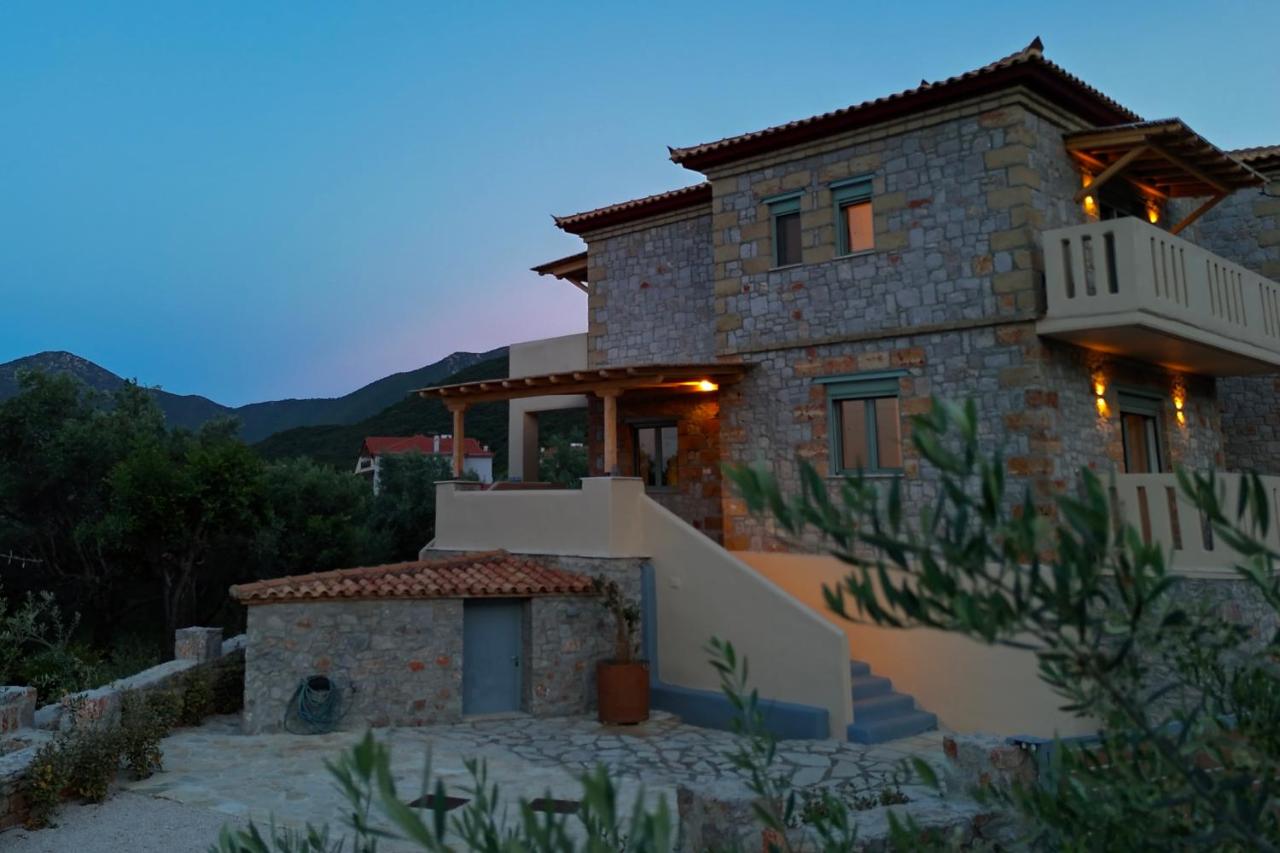 Stone House Villa Nanita 6 - B&B Poúlithra