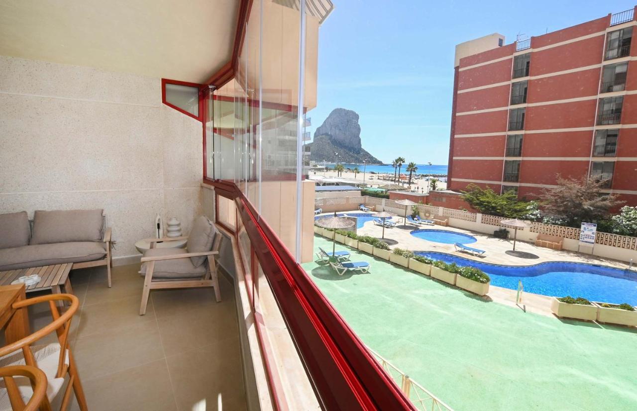 Ibiza Style Beachfront Apartment - Sea View & Pool - Chambres d'hôtes Calpe