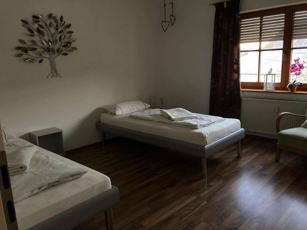 Zimmer-Traum am Möhrenbach - Ferienwohnung Monheim