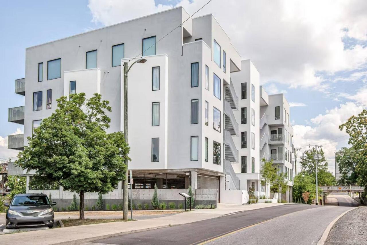 Luxury Downtown Riverview Condo with Garage and Two Balconies - Chambres d'hôtes Nashville
