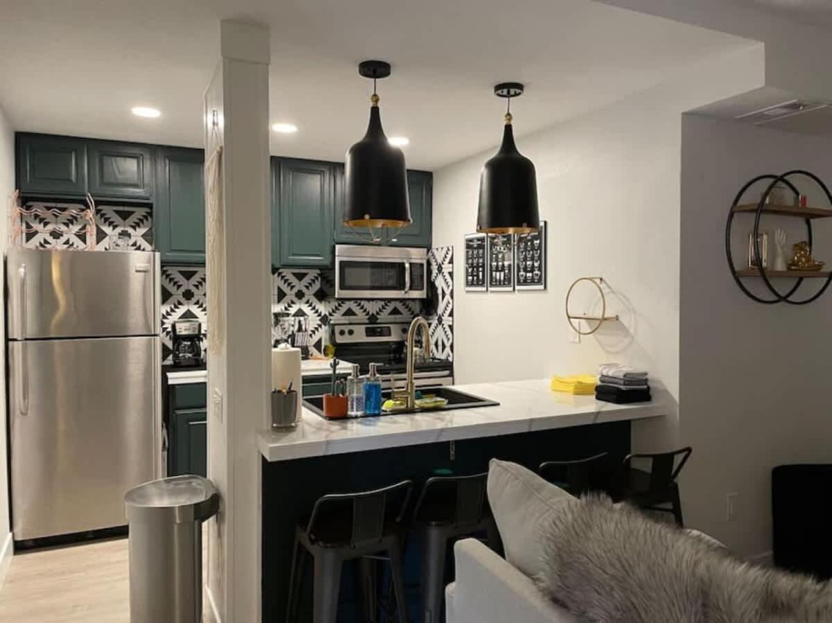 2 Bd/3 Ba, Luxury Ski-in Ski Out Condo - Sleeps 10 - Chambres d'hôtes Park City