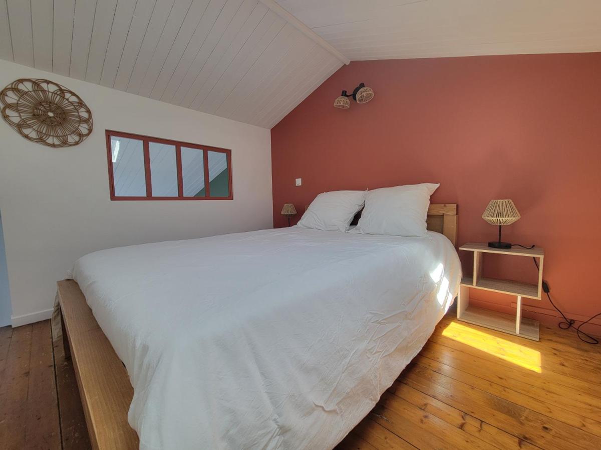 T2 rénové lumineux, Linge inclus, Parking privé, Plage & Vieux Port à vélo - Chambres d'hôtes La Rochelle