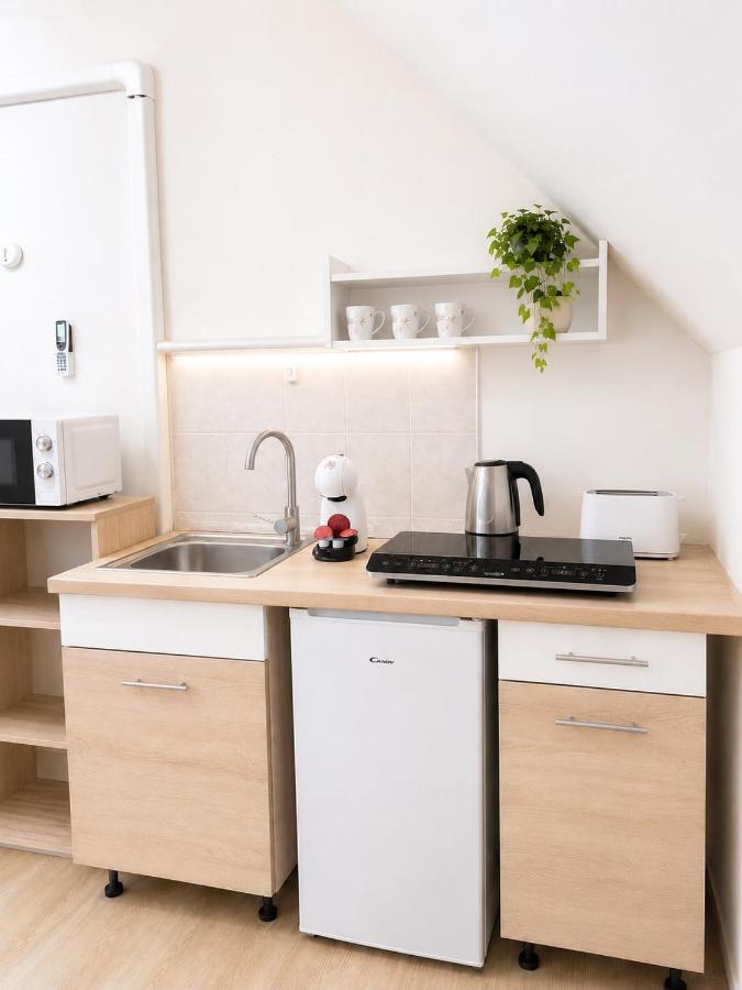 Aranyló Apartmanház - Quiet Studios with Balcony - Bed and Breakfast Hajdúszoboszló