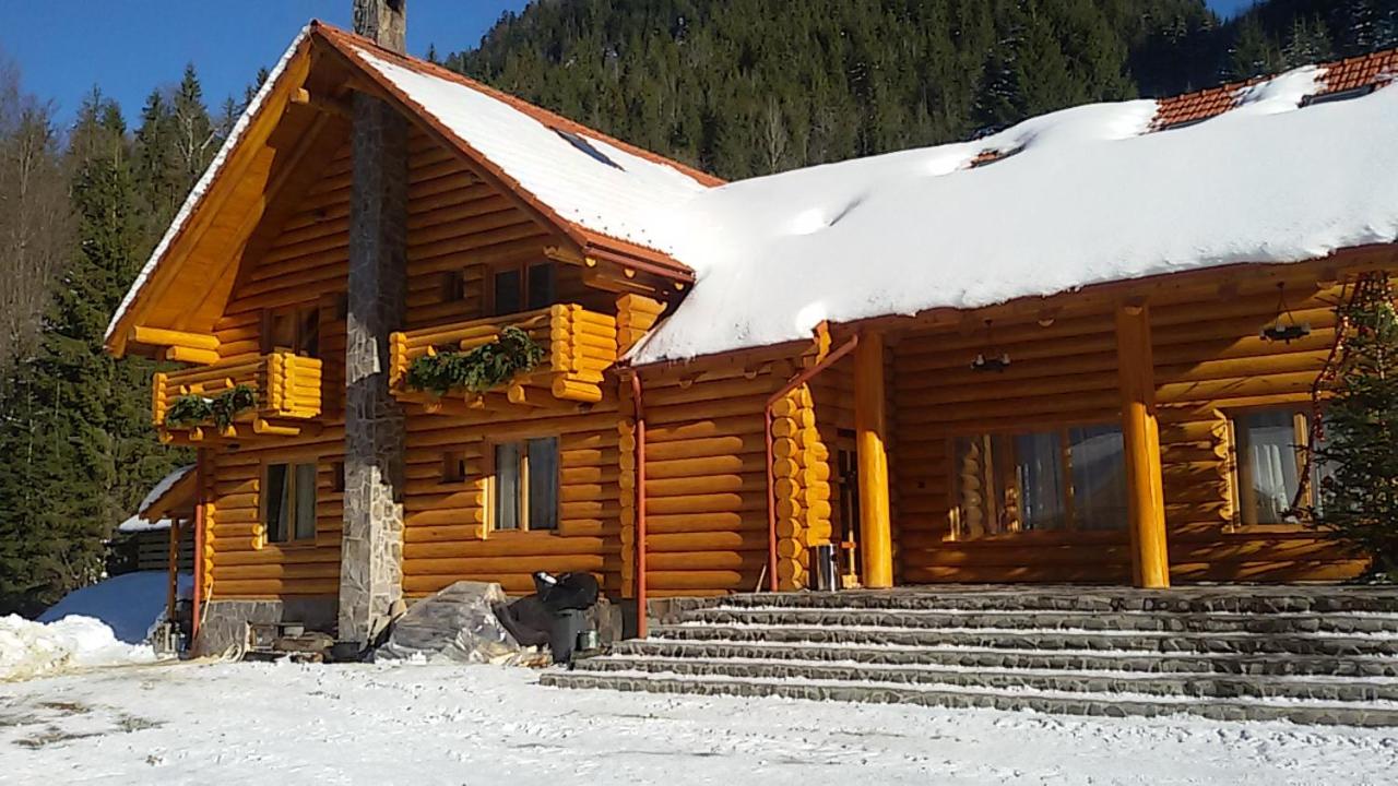 Pensiunea Izbucul Tauz - Bed and Breakfast