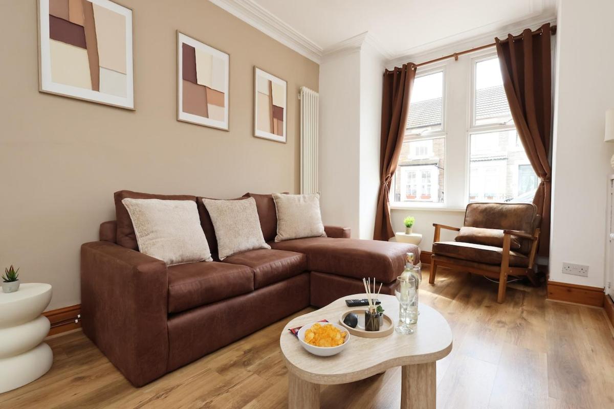 Modern 2BR Cardiff House Near City & Parking - Chambres d'hôtes Cardiff