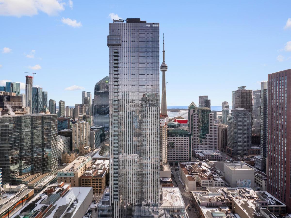 Pinnacle Skyline Suites - Toronto Entertainment District - Bed and Breakfast Toronto
