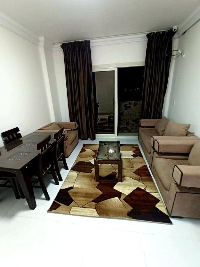 Flat in new capital شقة بالعاصمة الجديدة مكيفة - Chambres d'hôtes Kafr ash Sharā‘inah