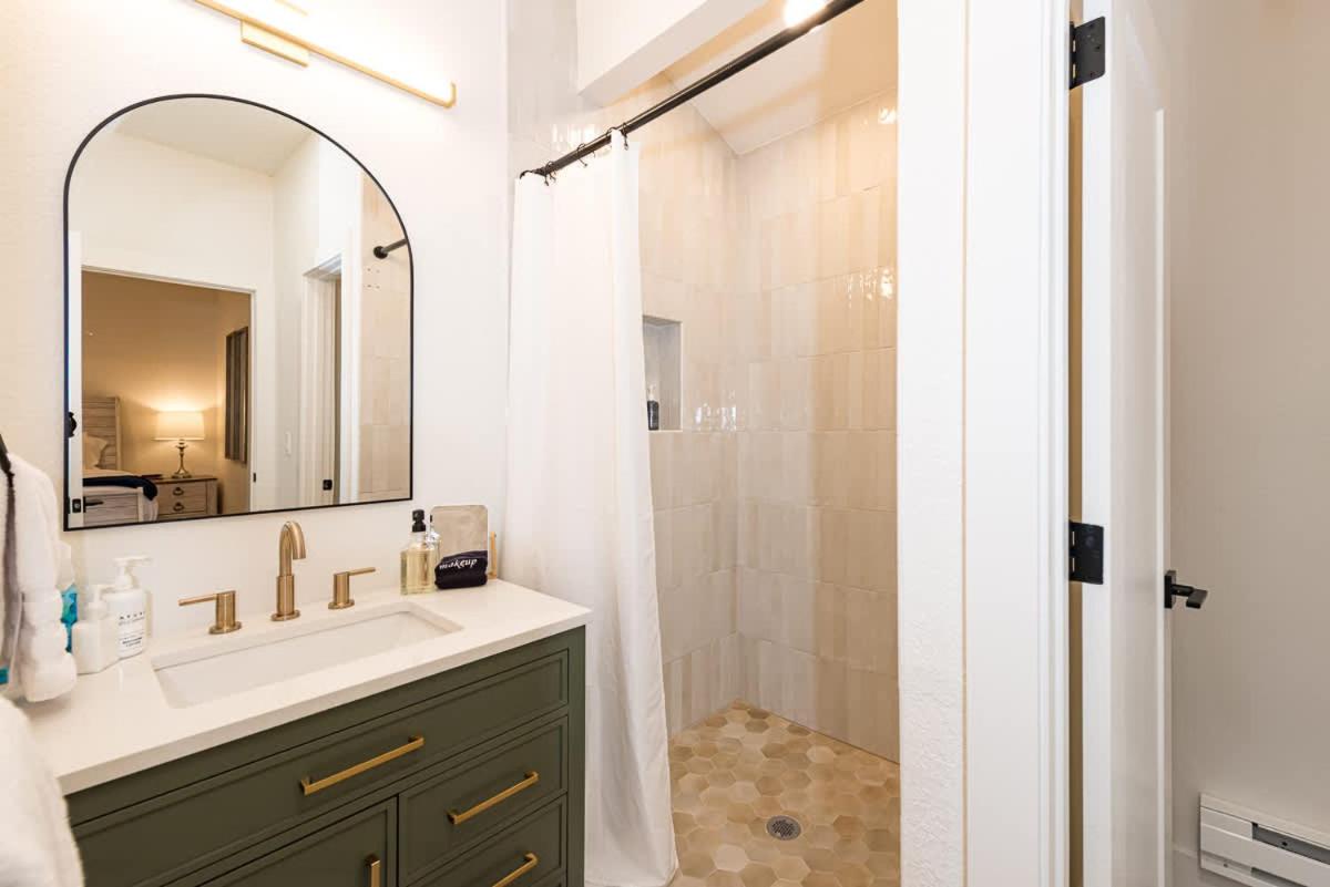 Cozy Condo with Beautiful View of Evergreen - B&B Evergreen