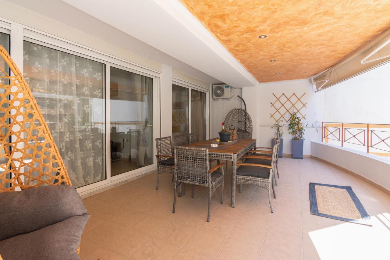 3Bdrm Apartment With Balcony&Parking - Bed and Breakfast Piraeus