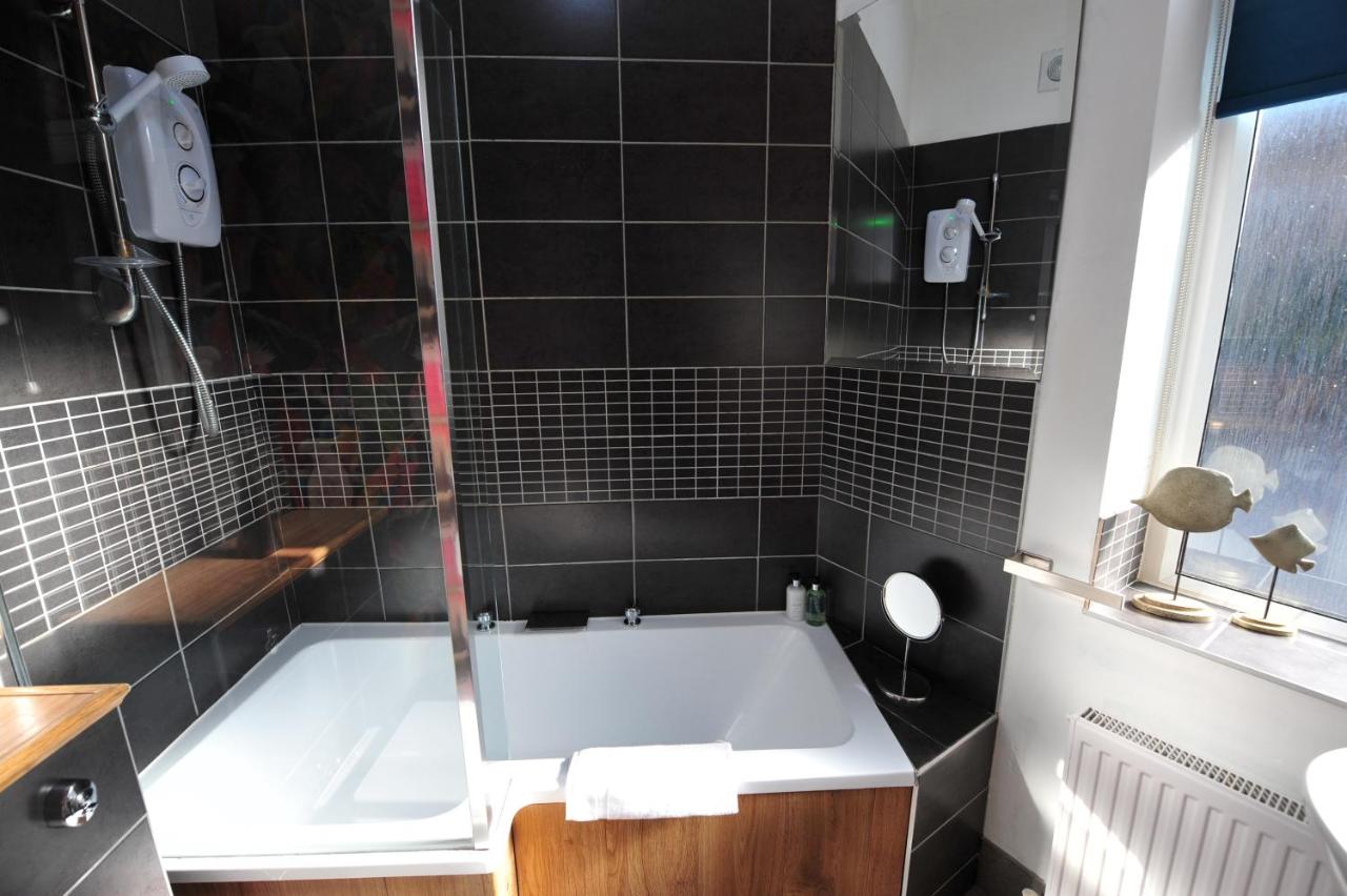 Strawberry One - 3 En-suite Bedrooms - Parking - Harrogate Holiday Apartments - Chambres d'hôtes Harrogate