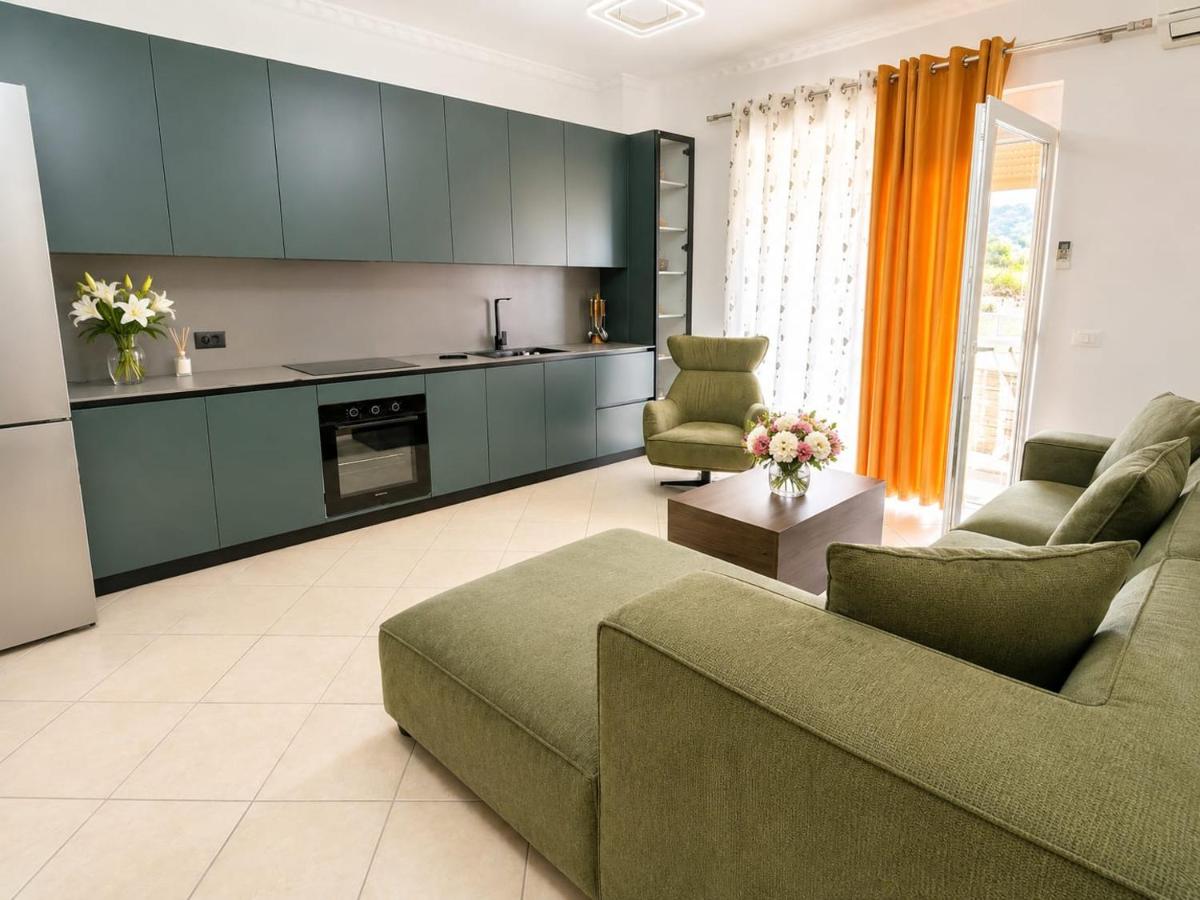 Glowe Sunny Coast Apartment - B&B Saranda