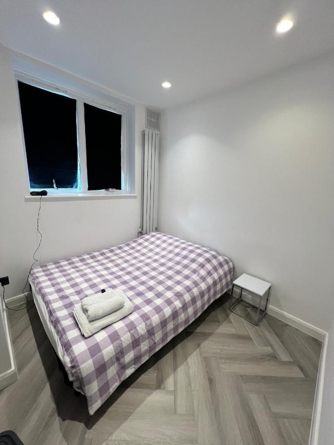 Spacious, modern 4-bedroom flat in St John's Wood - B&B London