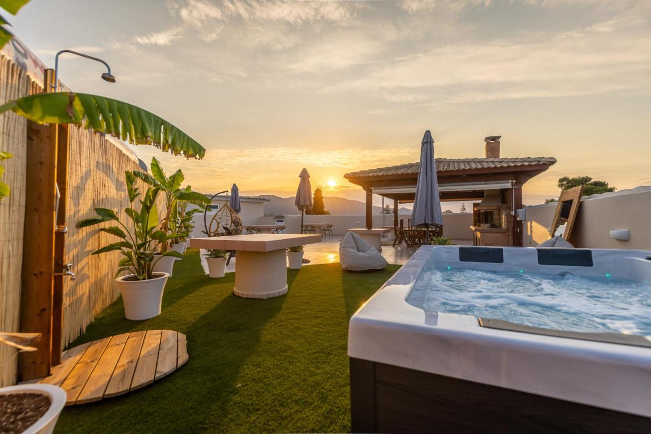 Enclave Luxury Apartments - Chambres d'hôtes Áyios Kírikos
