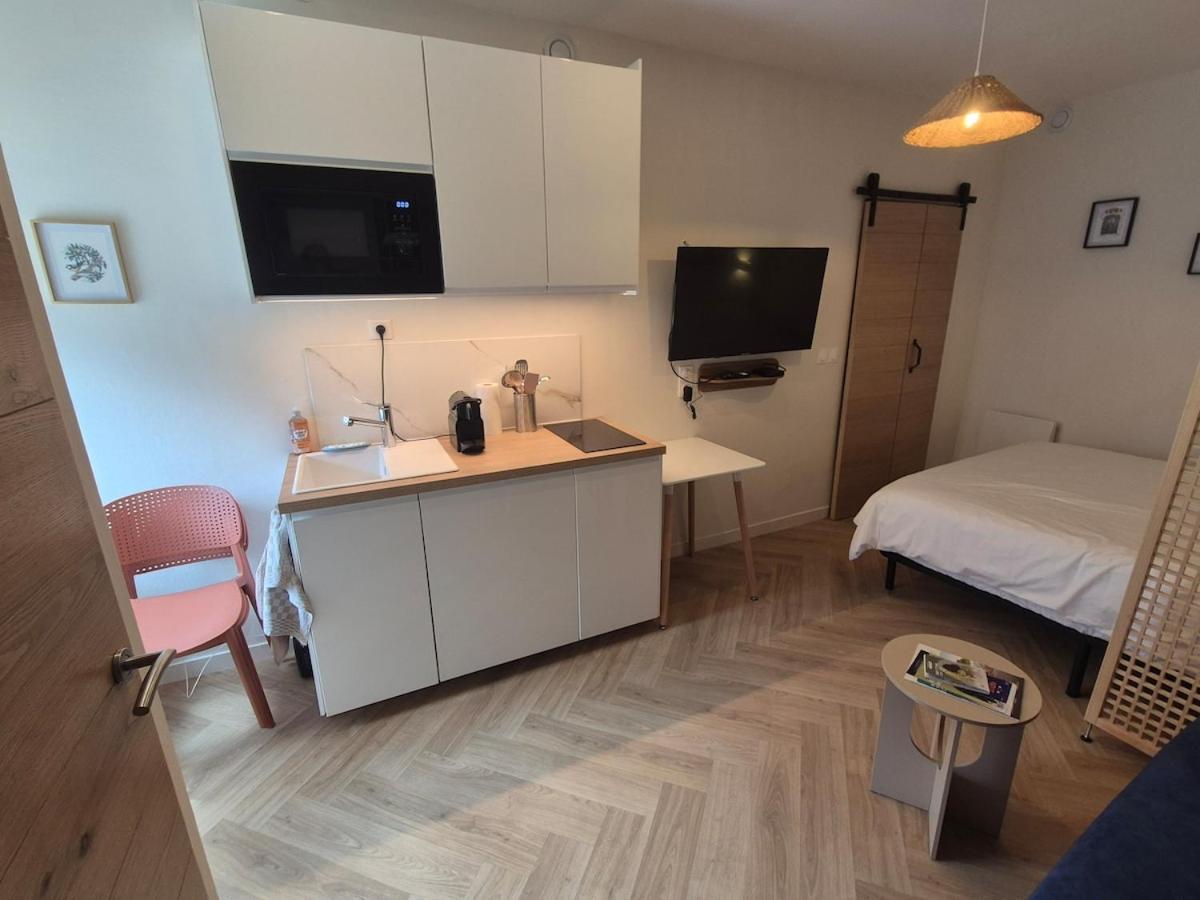 Joli studio en hypercentre avec entrée indépendante - Ferienwohnung Neuves-Maisons