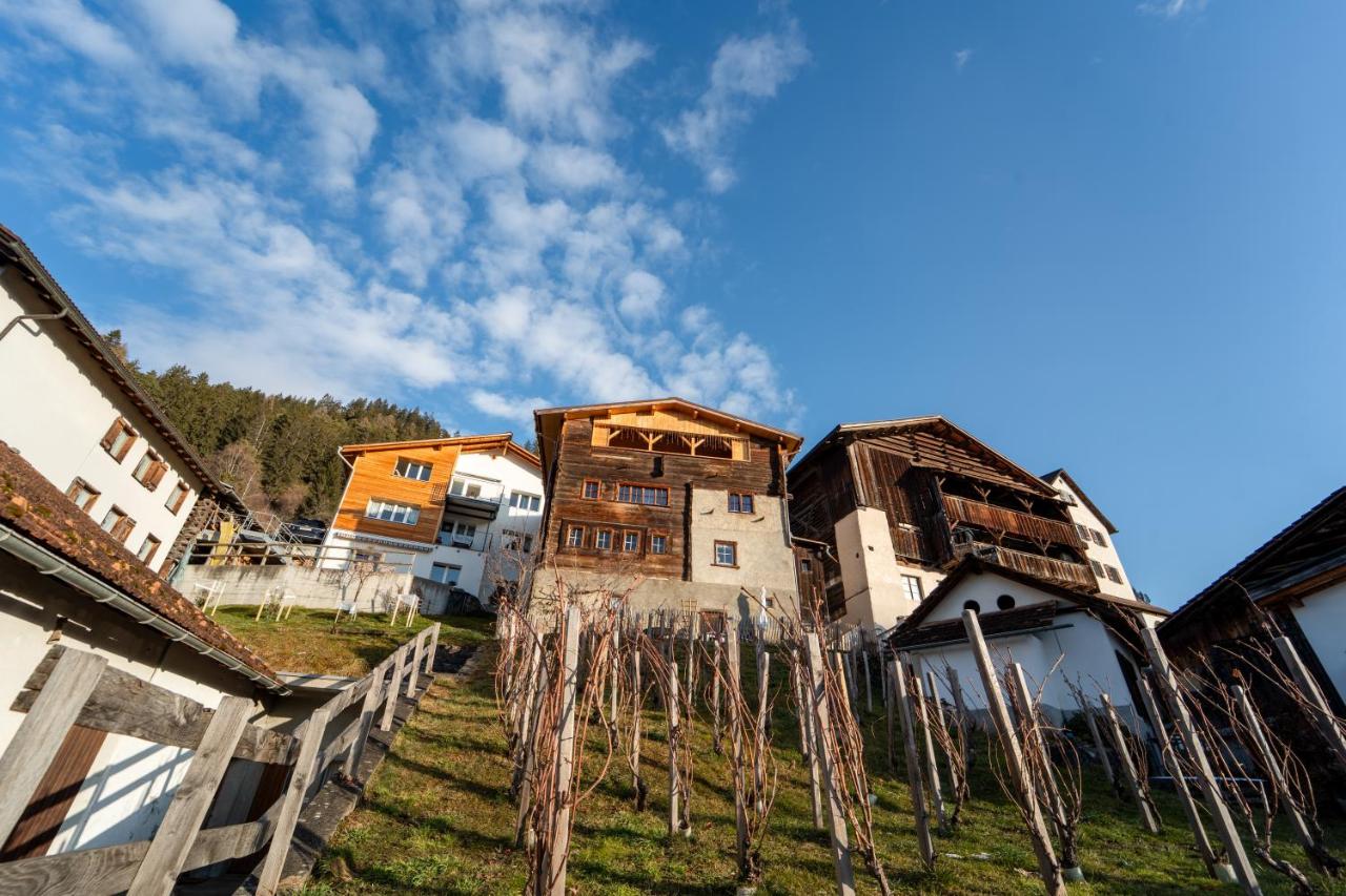 Spacious 3 bedroom Chalet near Flims - Ferienwohnung Trin