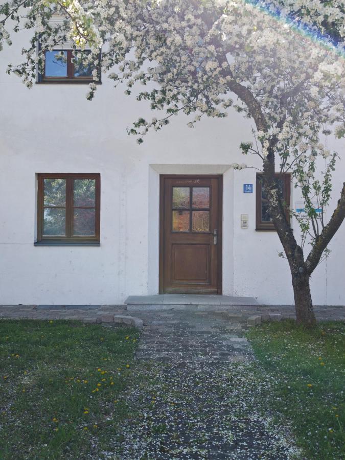 Ruhige Lage - USt ausweisbar - Netflix, YouTube premium - Waschmaschinen, Wäschetrockner - Chambres d'hôtes Otting
