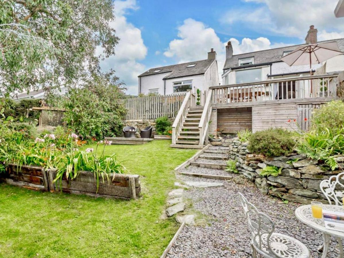 Cottage Sleeps 5 with Parking and Garden - B&B Amlwch
