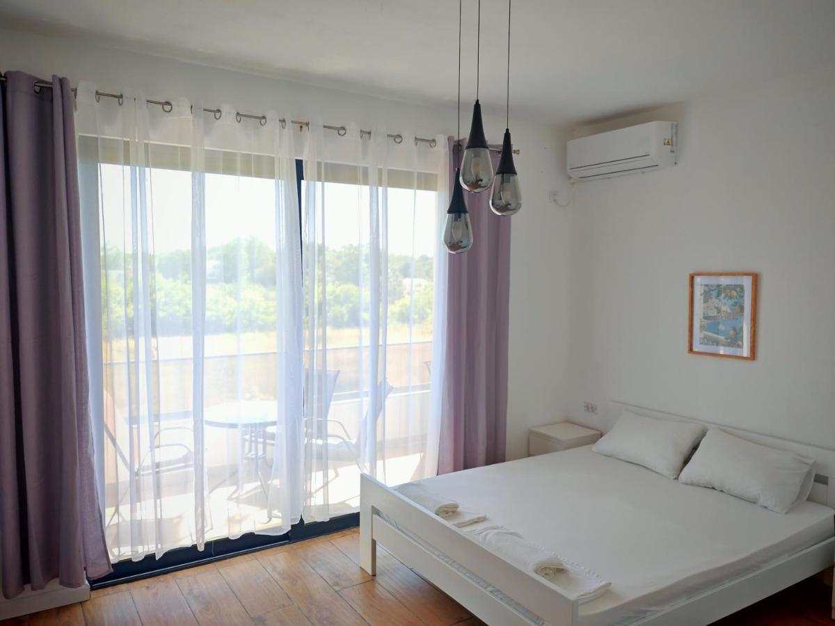 White apartments - Chambres d'hôtes Ulcinj