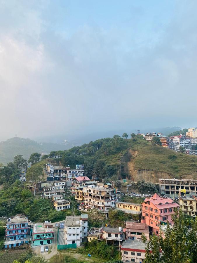 The Blushing Skies near Shimla & Chail - Ferienwohnung Kandāghāt