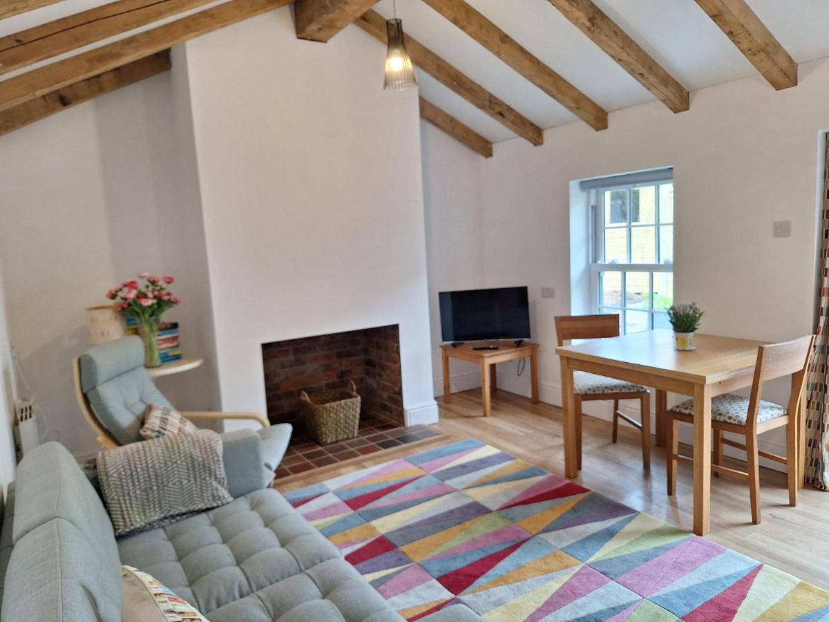 Cosy Garden Cottage, Combe Down - Free Parking - B&B Bath