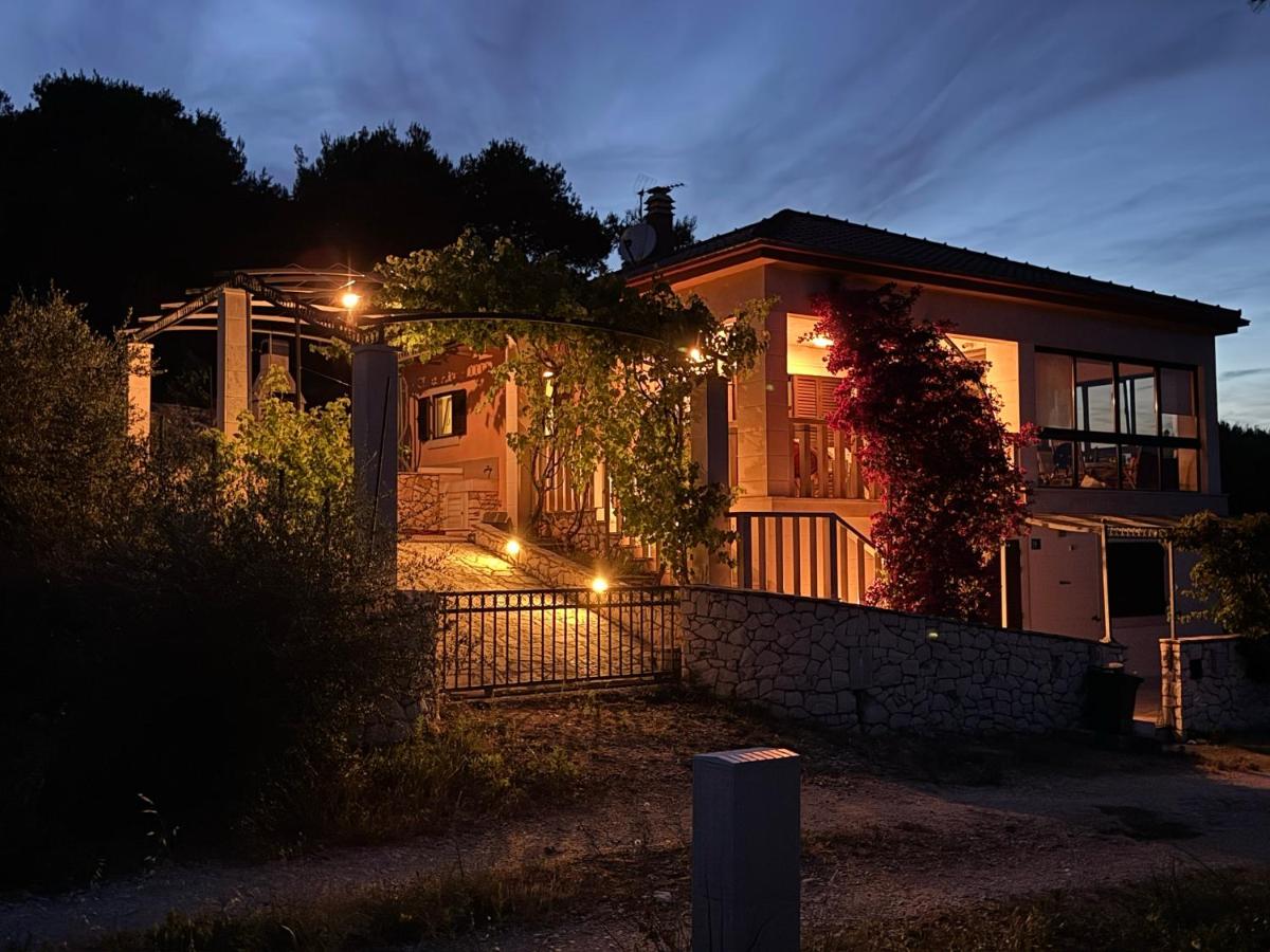 Holiday House Natali, Splitska Supetar - B&B Splitska