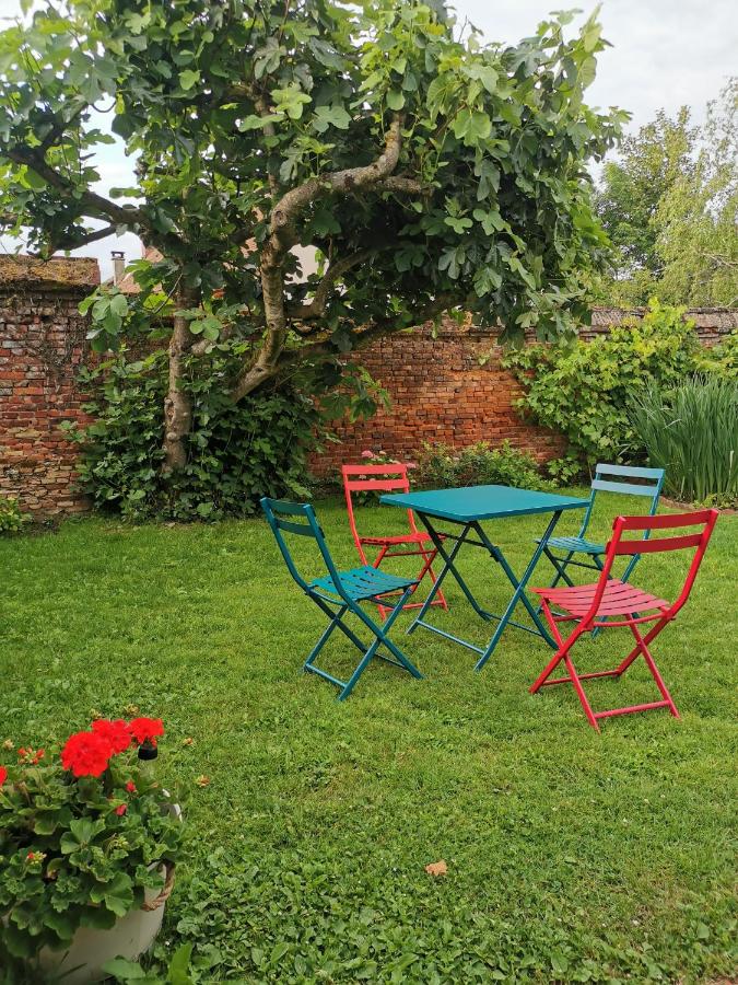 La petite FloPée - B&B Le Mont-Saint-Adrien