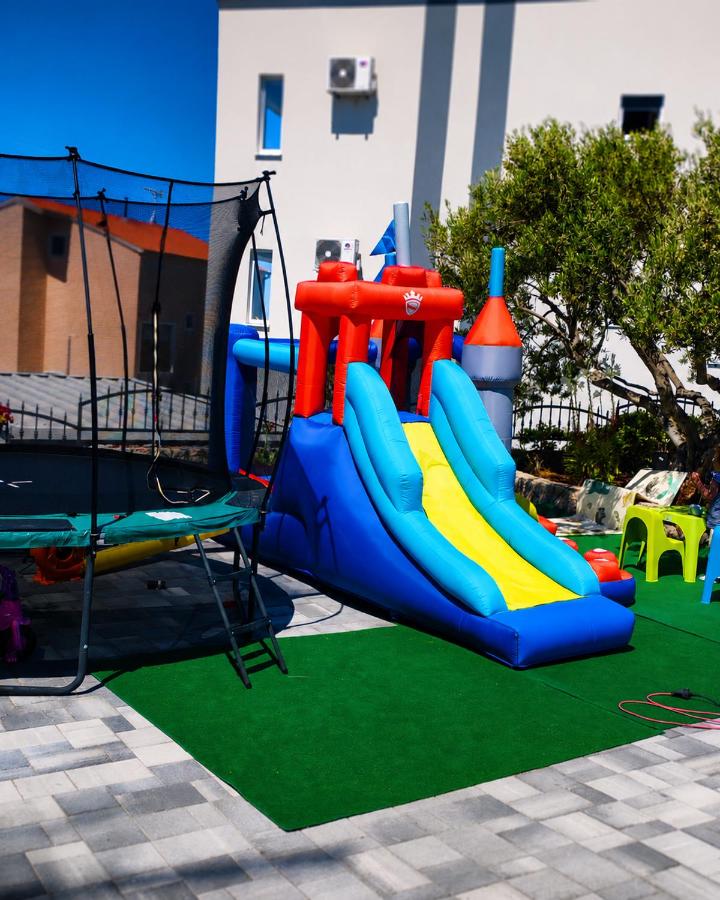 Apartments Burazer - Family Friendly - B&B Sebenico