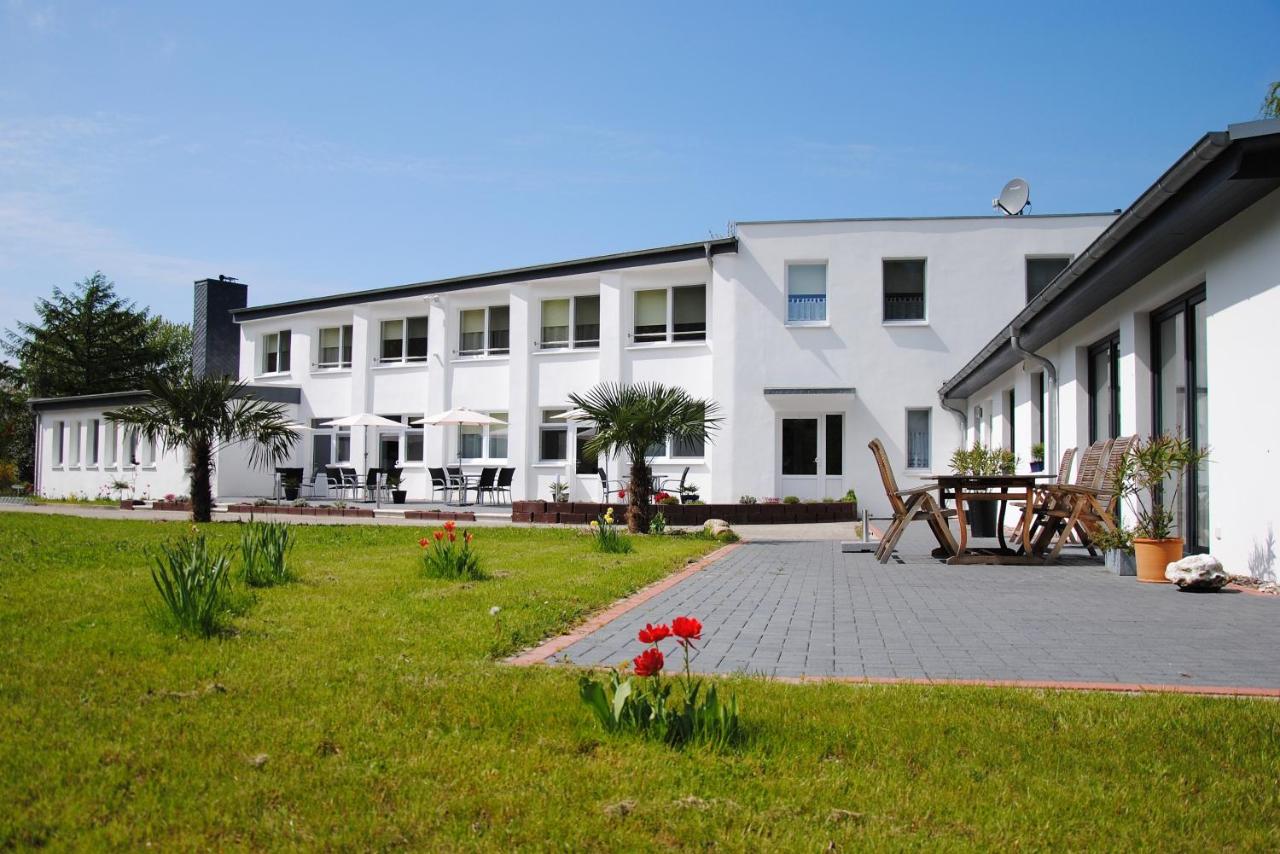 B&B Sassnitz - Appartementanlage-Ferienwohnungen Weiße Möwe - Bed and Breakfast Sassnitz