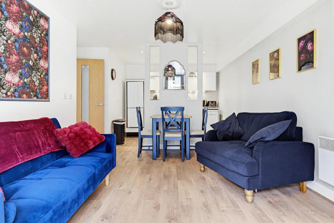 Saphire 1Bedroom Apartment with Balcony CityCentre - Chambres d'hôtes Birmingham