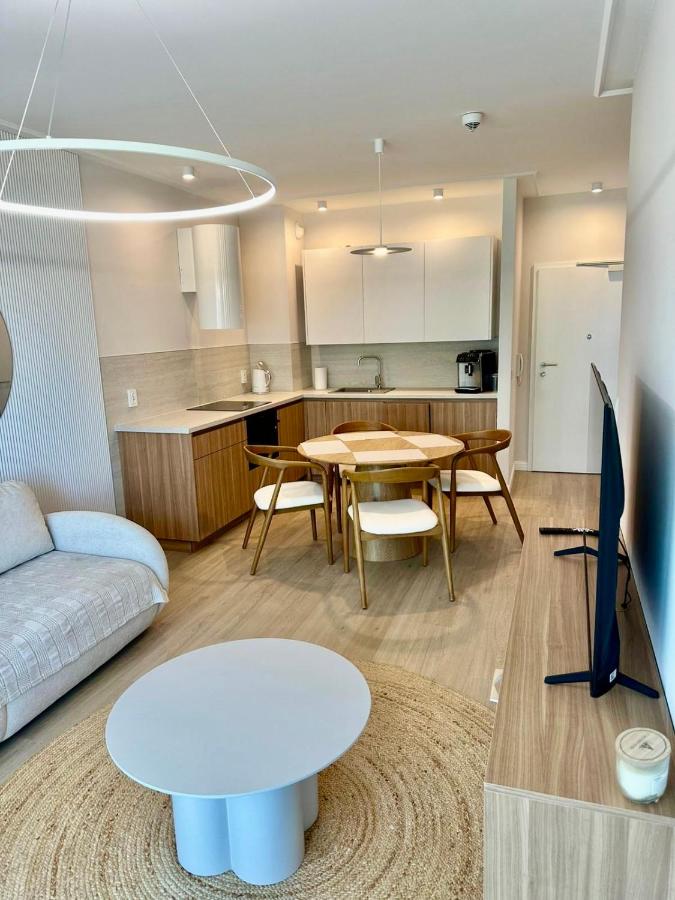 Rezydencja Niechorze F302 Eco Boho z Basenem, Sauną, Jacuzzi, przy samej PLAŻY - 5D Apartments - Chambres d'hôtes Niechorze