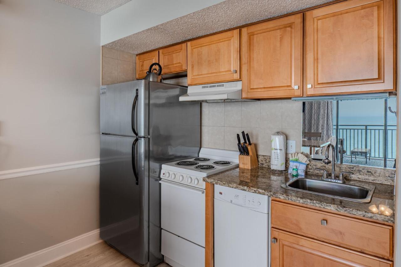 Oceanfront 1 bedroom King suite- Ocean Forest Plaza 1911 - B&B Myrtle Beach