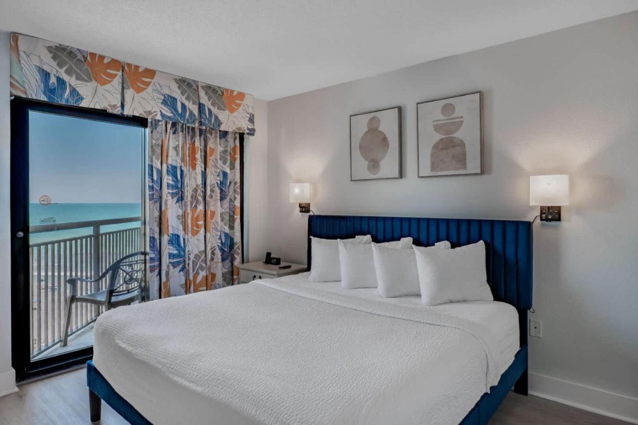 Charming 1 BR Oceanview Condo for 4! Ocean Reef 825 - Bed and Breakfast Myrtle Beach