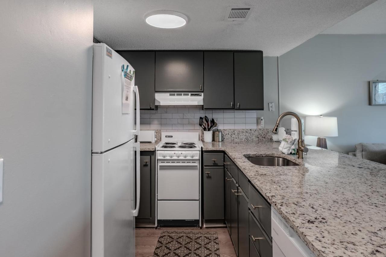 Cozy Updated 1BR at Myrtle Beach Resort! Five Seasons 4302 - B&B Myrtle Beach