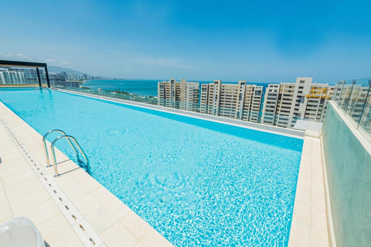 NEW!! Family-Friendly Modern 2BR/2BA • Steps to Beach - B&B Gaira