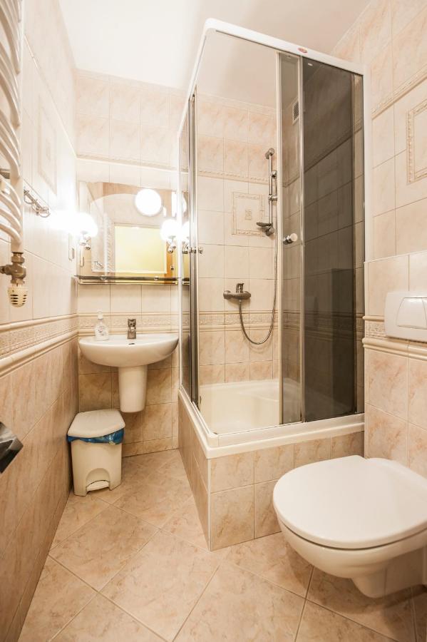 Familienzimmer (4 Erwachsene)