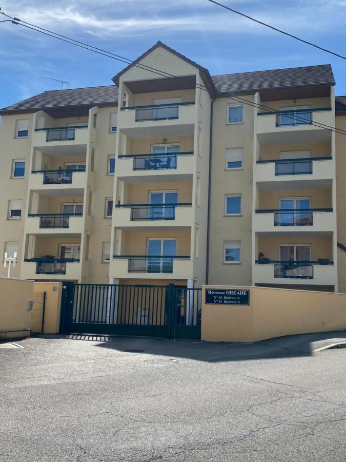 terrasse, parking, centre ville à pied - Bed and Breakfast Lons-le-Saunier