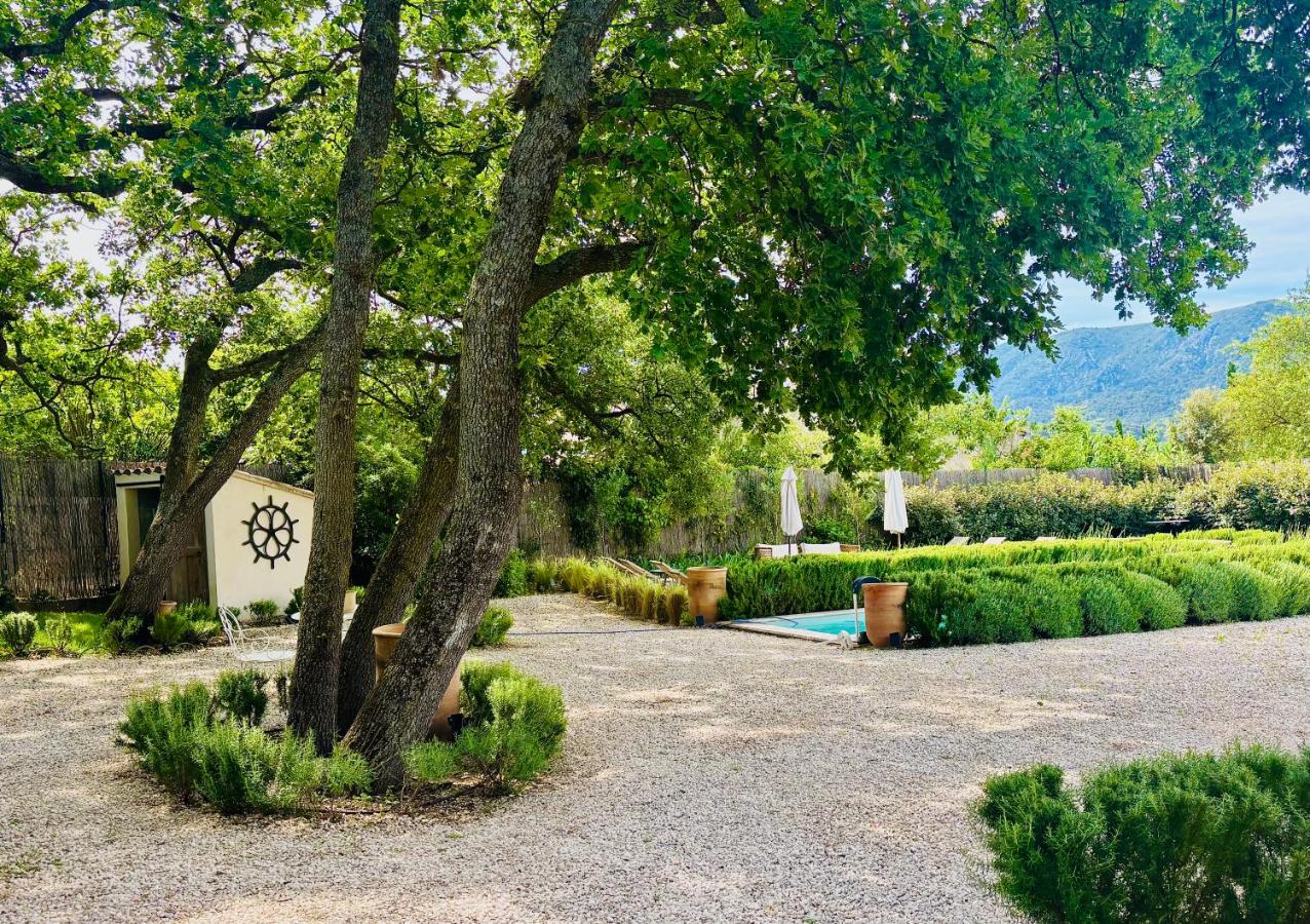 La Villa Bohème Piscine Jardin Vue Luberon - B&B Oppède le Vieux
