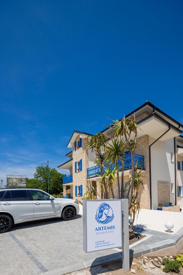 Artemis Escape Suites Srebrno Jezero - Chambres d'hôtes Veliko Gradište