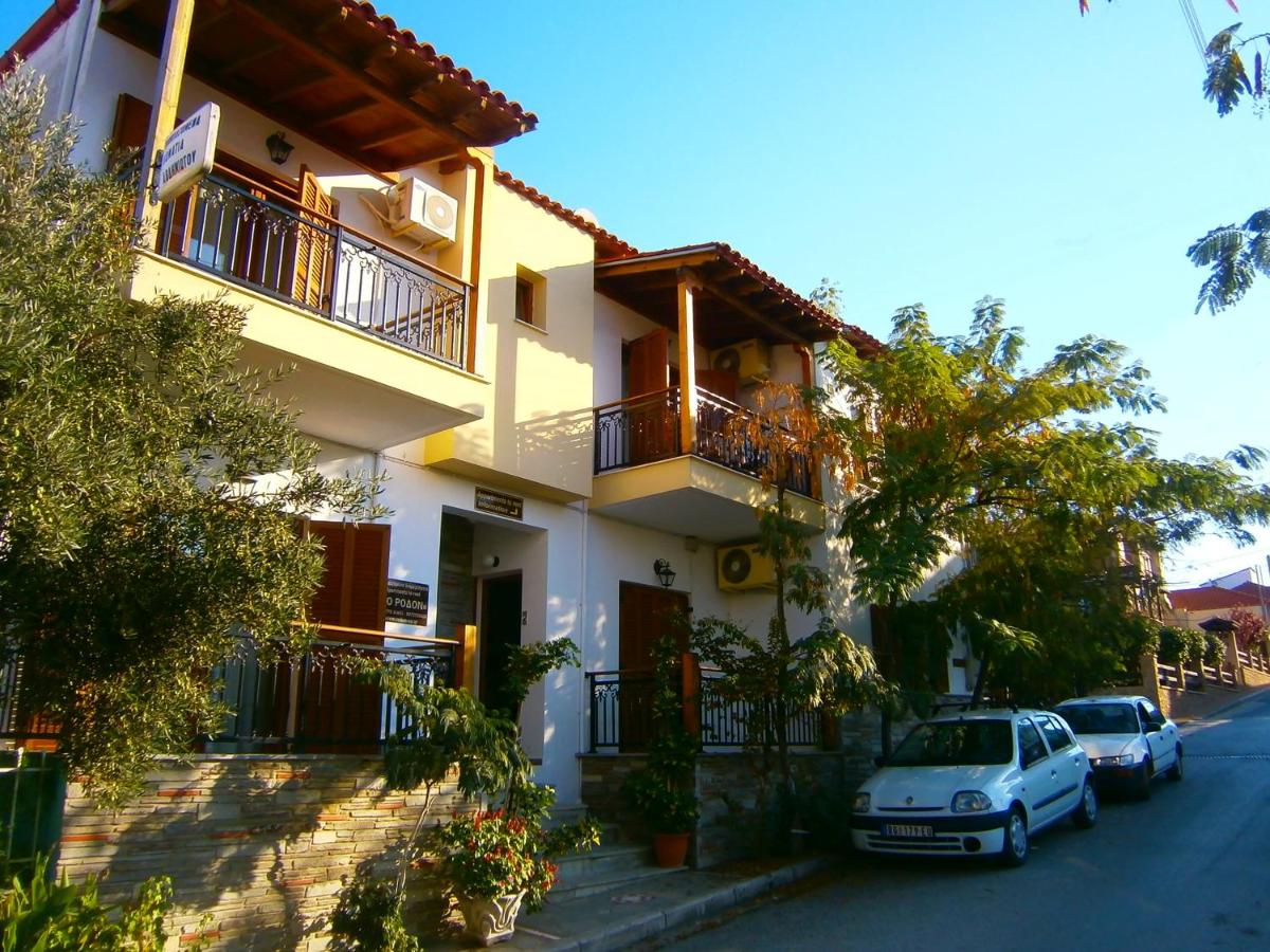 Rodon Apartments - S Avdimioti - B&B Néa Róda