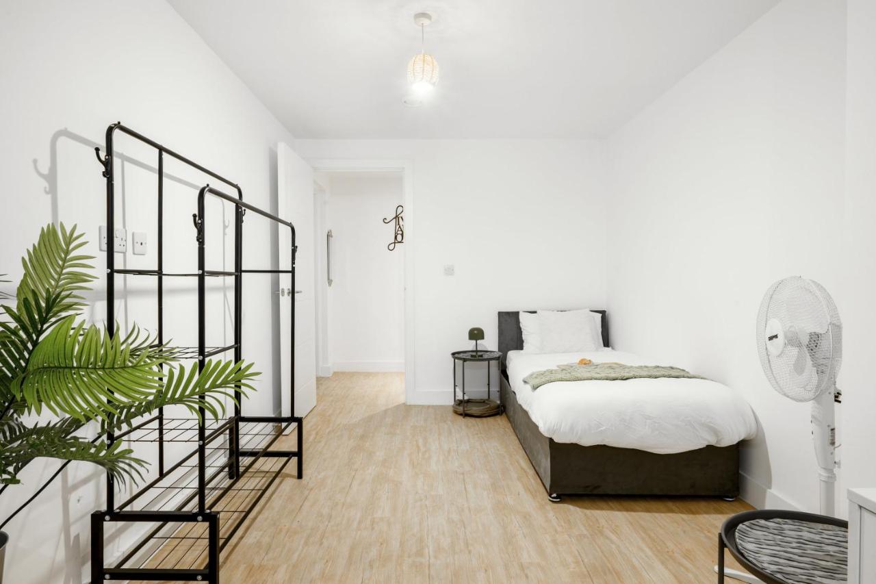 Huge Digbeth Apt Sleeps 8 5bed Free Parking. - Ferienwohnung Birmingham