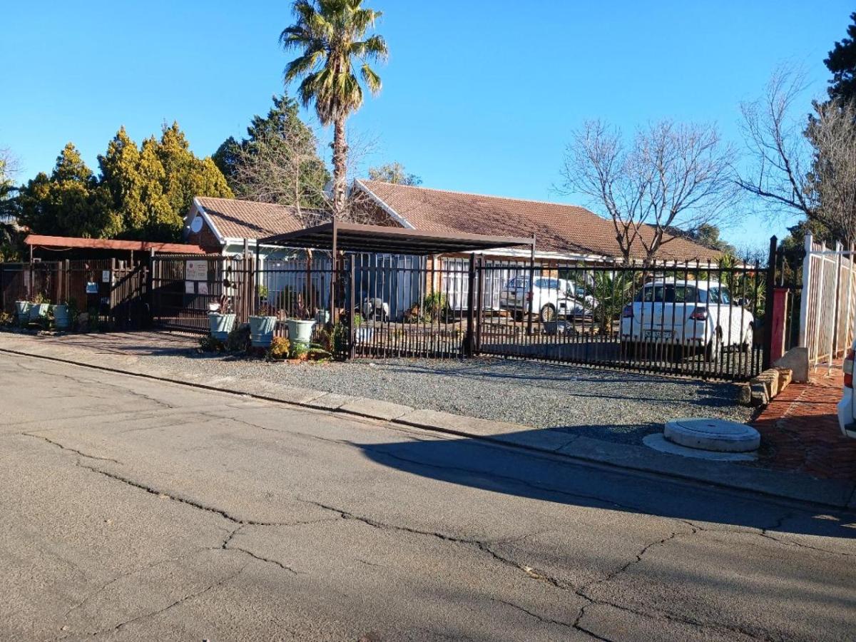 The Flower Guest House - B&B Bloemfontein