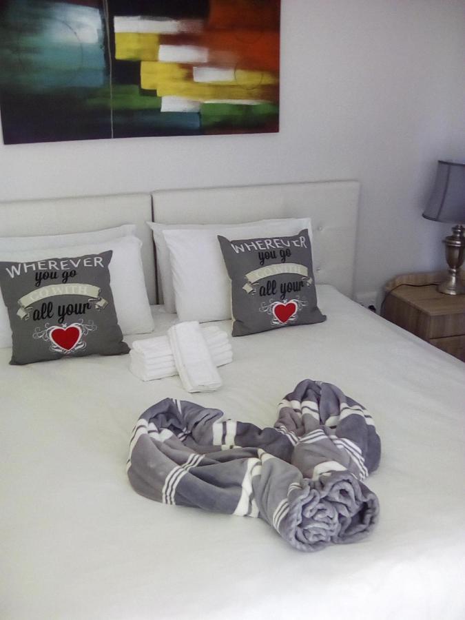 Lucolo Palace B&B - Mthatha - Bed and Breakfast