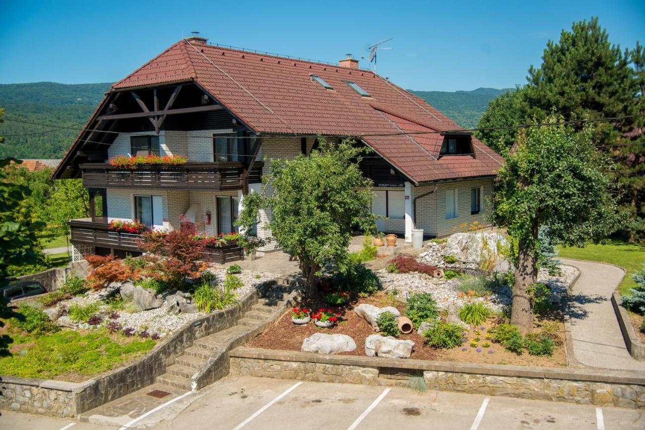 Župančičev hram - Bed and Breakfast