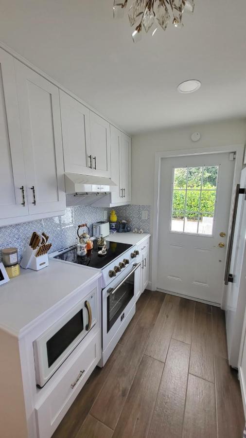 Casa Victoria, Charming Bungalow - B&B West Palm Beach