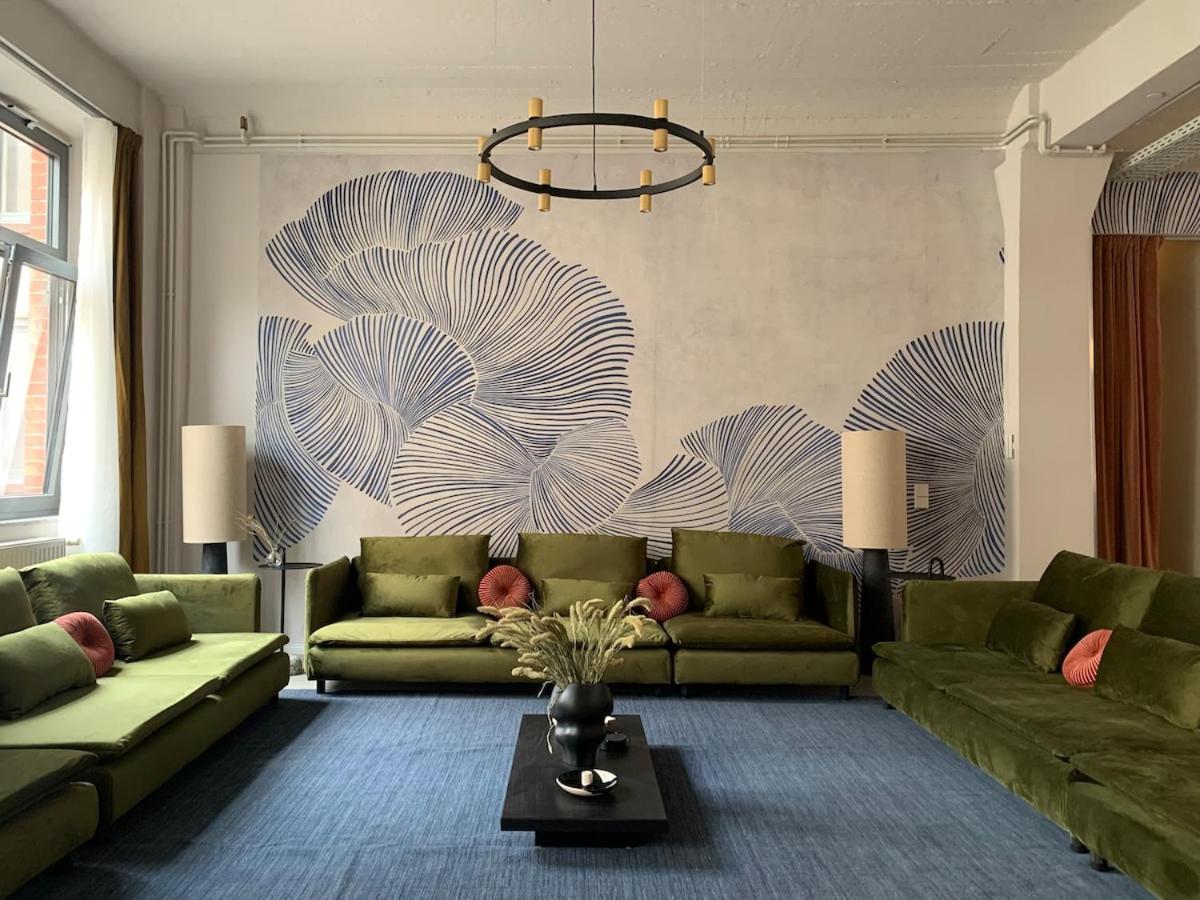 The Glowgauer - Spacious 9 Bedroom Apartment - B&B Berlín