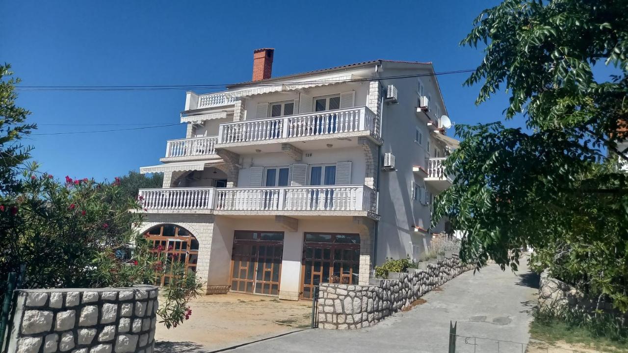 Apartments Vuksan - B&B Arbe